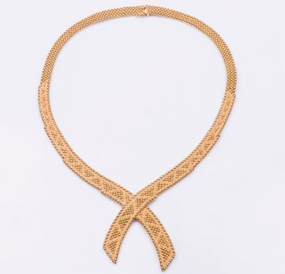 Collier ruban négligé en or jaune 18 carats...