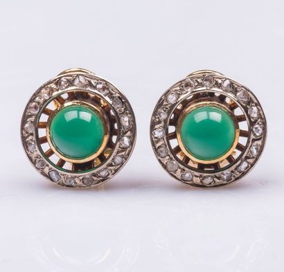 Paire de boucles d'oreilles en or jaune et...