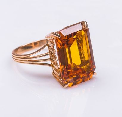 Bague en or jaune 18 carats (750 millièmes)...