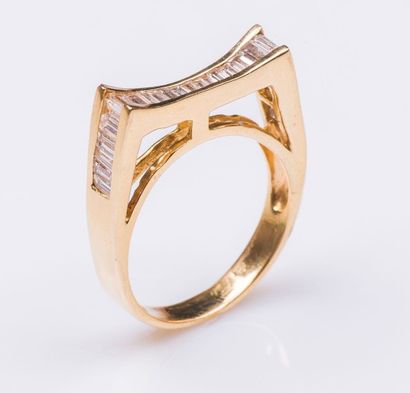 Bague incurvée en or jaune 18 carats (750...