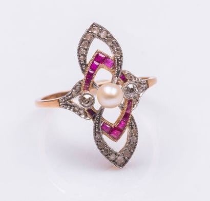 Bague en or jaune 14 carats (585 millièmes)...