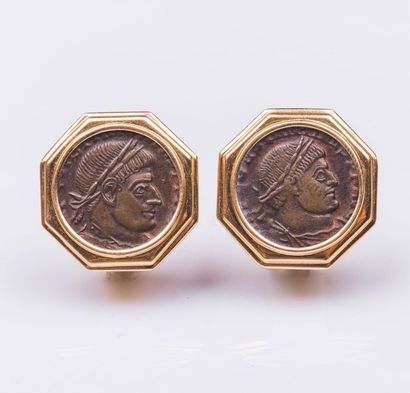 Paire de boucles d'oreilles en or jaune 18...