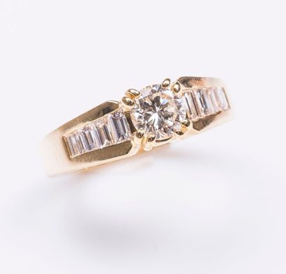 Bague solitaire en or jaune 18 carats (750...