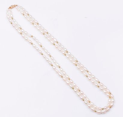 Collier de deux rangs de perles de cultures...