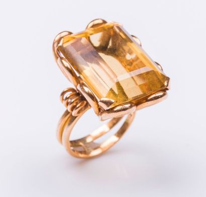 Bague en or jaune 18 carats (750 millièmes)...