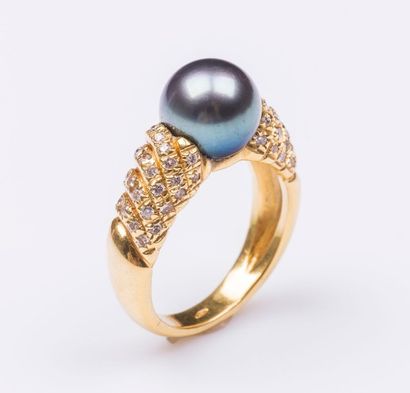 Bague en or jaune 18 carats (750 millièmes)...