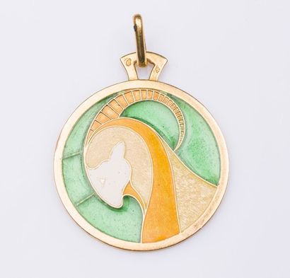 Pendentif médaille en or jaune 18 carats...