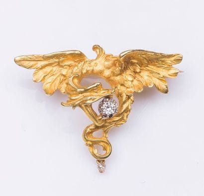 Broche pendentif chimère en or jaune 18 carats...