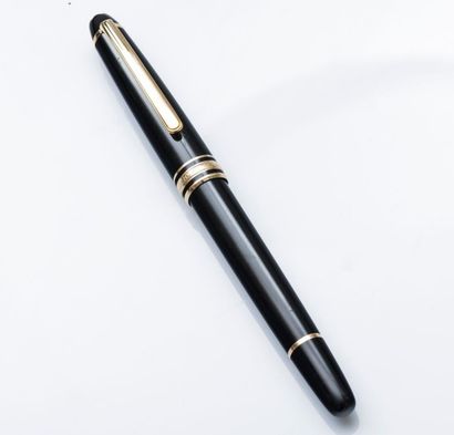 MONTBLANC
Stylo plume Meisterstuck petit...