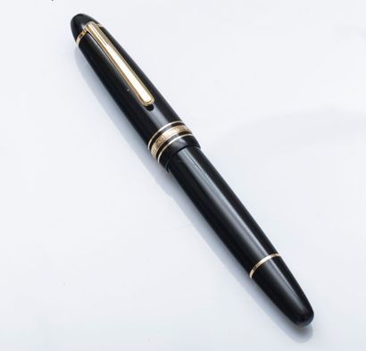 MONTBLANC
Stylo roller Meisterstuck grand...