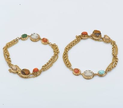Lot de deux bracelets en or jaune 9 carats...