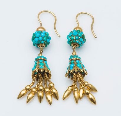 Paire de pendants d’oreilles en or jaune...