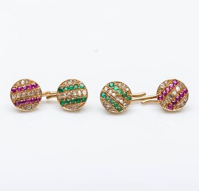 Paire de boutons de manchettes en or jaune...