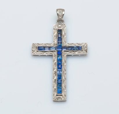 Pendentif croix en or gris 18 carats (750...