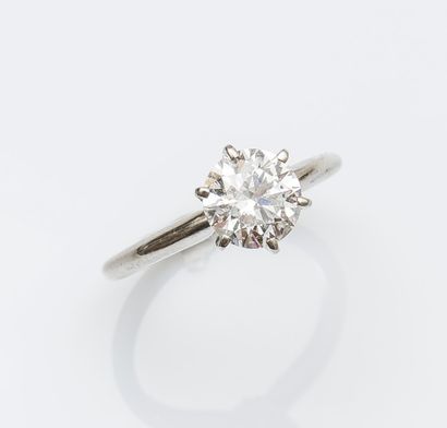 Bague solitaire en or gris 14 carats (585...