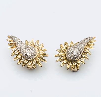 Paire de boucles d’oreilles en or jaune 18...