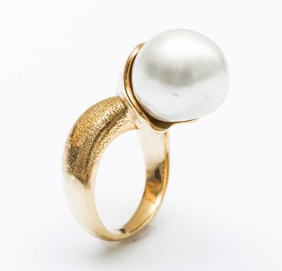 Bague en or jaune 18 carats (750 millièmes)...