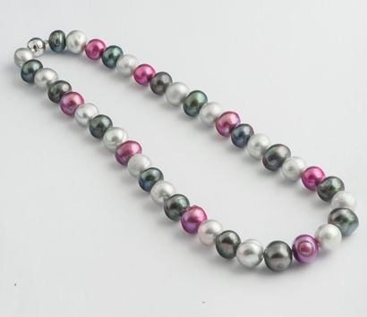 Collier de perles de culture d’eau douce...