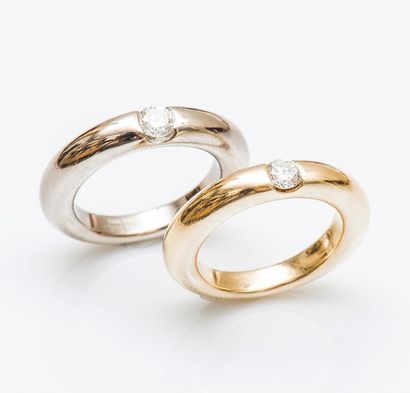 CARTIER

Paire de bagues joncs, l’une en...