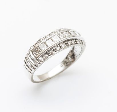 Bague jonc en or gris 18 carats (750 millièmes)...