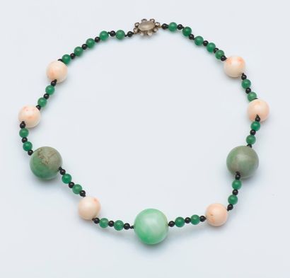 Collier de boules de jade néphrite et de...