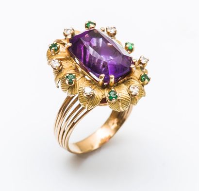 Bague en or jaune 18 carats (750 millièmes)...