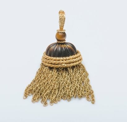 Pendentif passementerie en or jaune 9 carats...