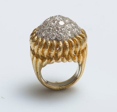 DAVID WEBB

Importante bague en or jaune...