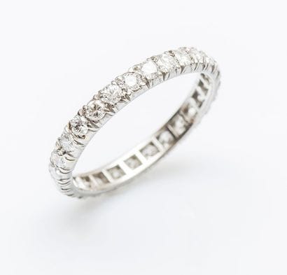 Alliance américaine en or gris 18 carats...