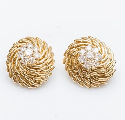 KUTCHINSKY

Paire de clips d’oreilles boutons...