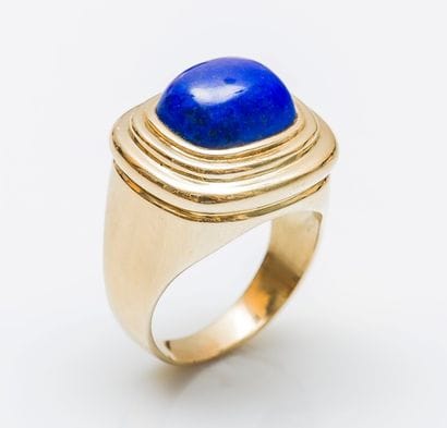 Bague dôme en or jaune 18 carats (750 millièmes)...