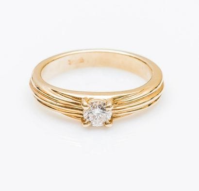 BOUCHERON

Bague solitaire en or jaune 18...