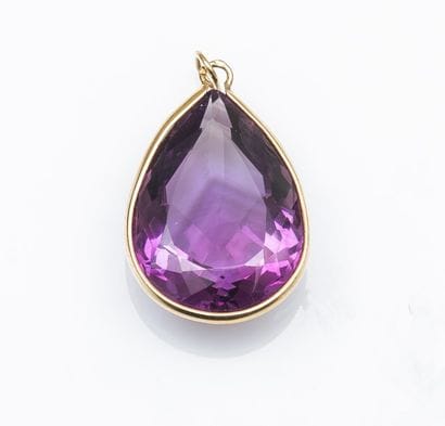 Pendentif en or jaune 18 carats (750 millièmes)...
