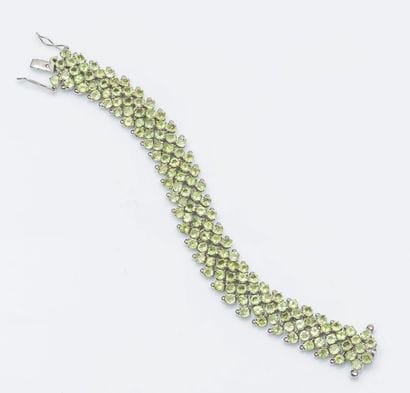 Bracelet ruban articulé en acier serti de...