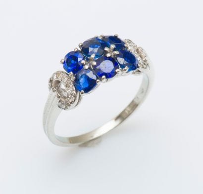 Bague en or gris 18 carats (750 millièmes)...