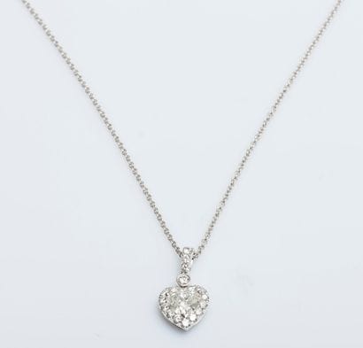 Chaîne et son pendentif cœur en platine (950...