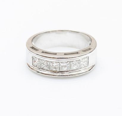 Bague en or gris 18 carats (750 millièmes)...