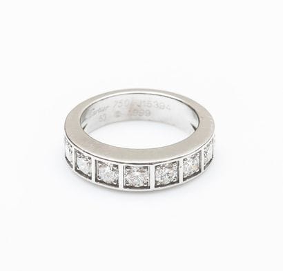 CARTIER

Demi-alliance en or gris 18 carats...