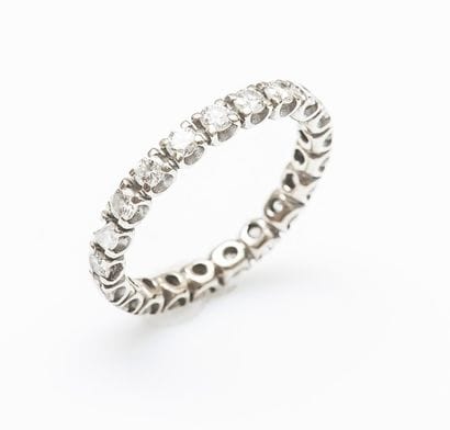 Alliance américaine en or gris 18 carats...