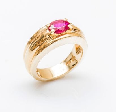 BOUCHERON

Bague «Axelle» en or jaune 18...