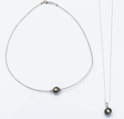 Lot comprenant un collier en argent (925...