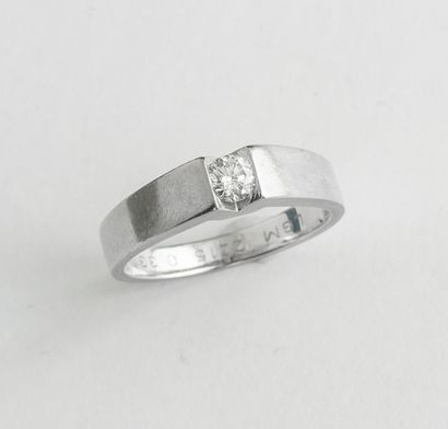 Bague jonc en or gris 18 carats (750 millièmes)...