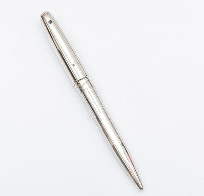 DUPONT

Stylo roller rétractable en métal...