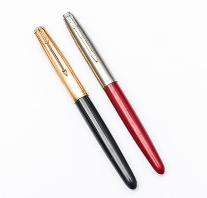 PARKER

Lot de deux stylos plume Parker 51...