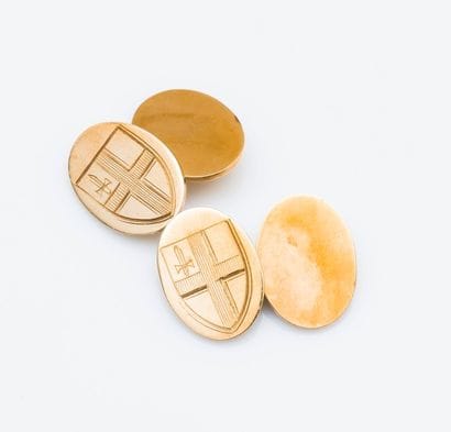 Paire de boutons de manchettes en or jaune...