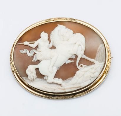 Broche pendentif en or jaune 14 carats (585...