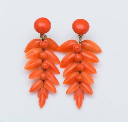 Paire de pendants d’oreilles en or jaune...