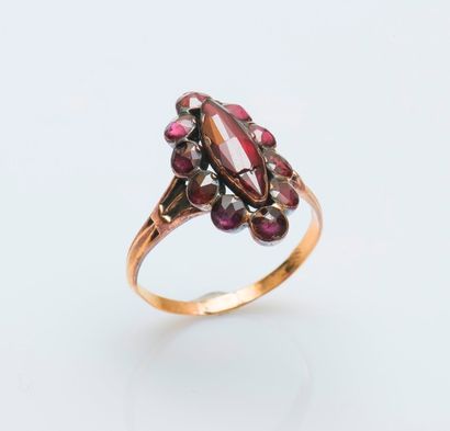 Bague marquise en or rose 18 carats (750...