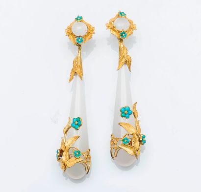 Paire de pendants d’oreilles composés d’un...
