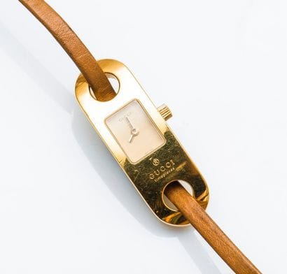 GUCCI

Montre de dame en acier doré, le boîtier...